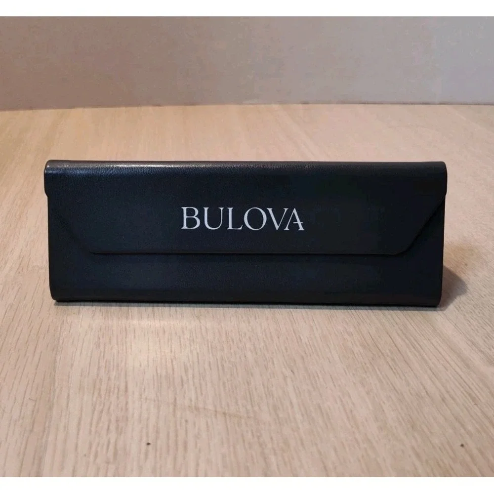 Bulova Semi Hard Tri‎ Fold Sunglasses Case Gray Magnetic Closure Velvet Lined